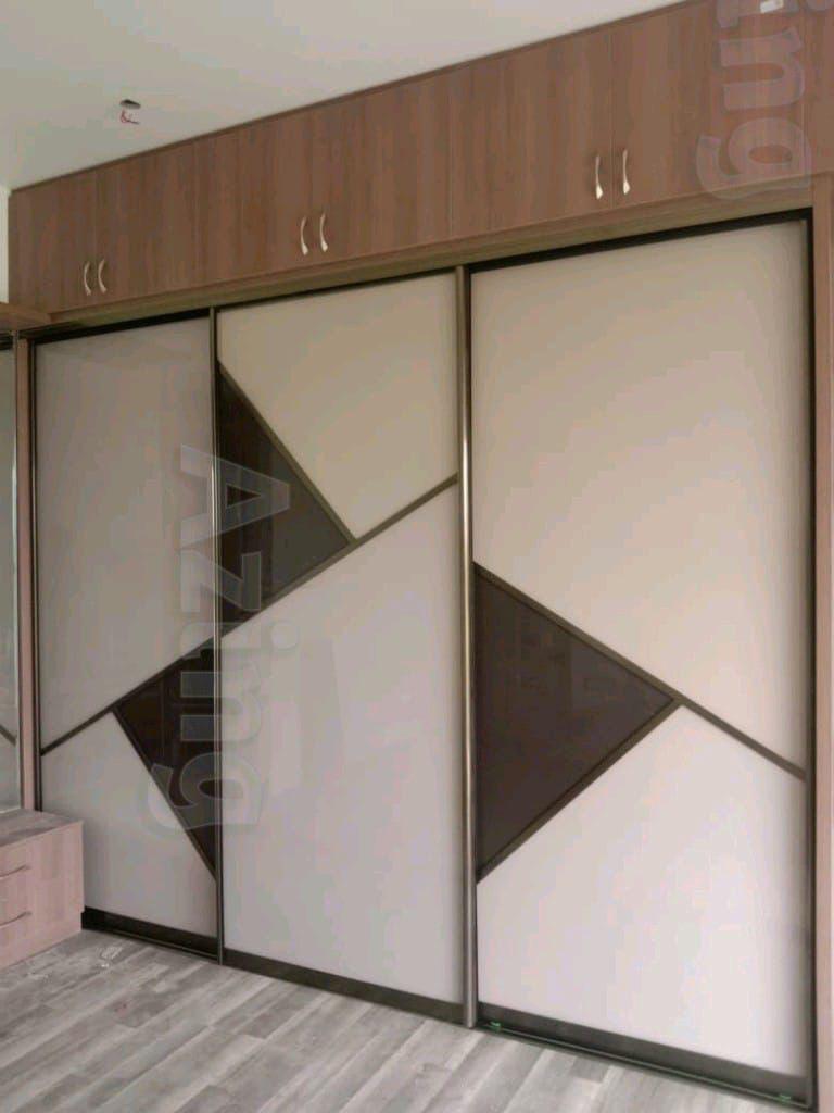 Storage units with practical access. detail